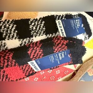 Old Navy Cozy Socks Buffalo Plaid Two Pairs Red Black and White Go Recycled